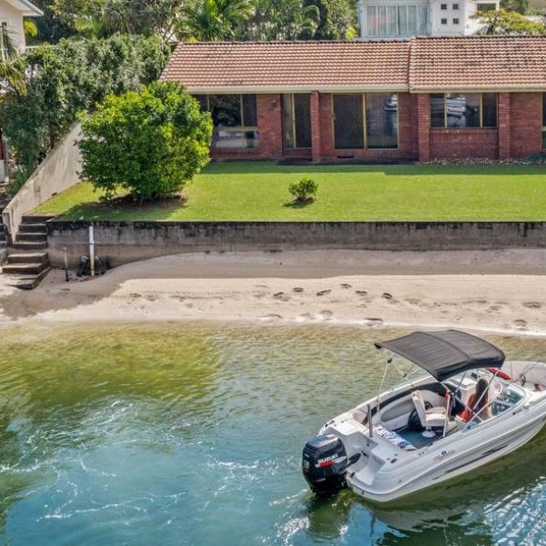 Bất động sản QLD: Bất động sản Noosa trị giá 63 nghìn USD được rao bán với giá 7,25 triệu USD