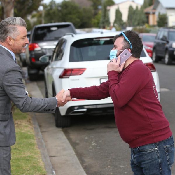 Giải phóng viên ngọc ẩn trên đất trong túi North Geelong