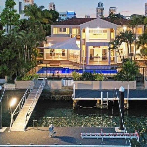 Paradise Waters: Khách sạn riêng của Gold Coast ở California