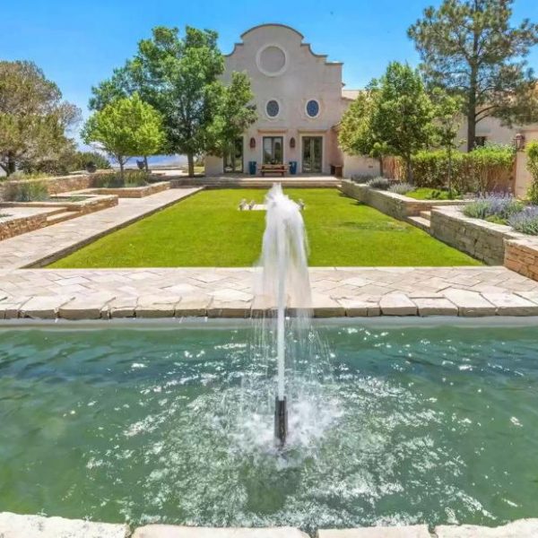 Trang trại ở New Mexico của Jeffrey Epstein tung ra thị trường với giá 36,3 triệu đô la
