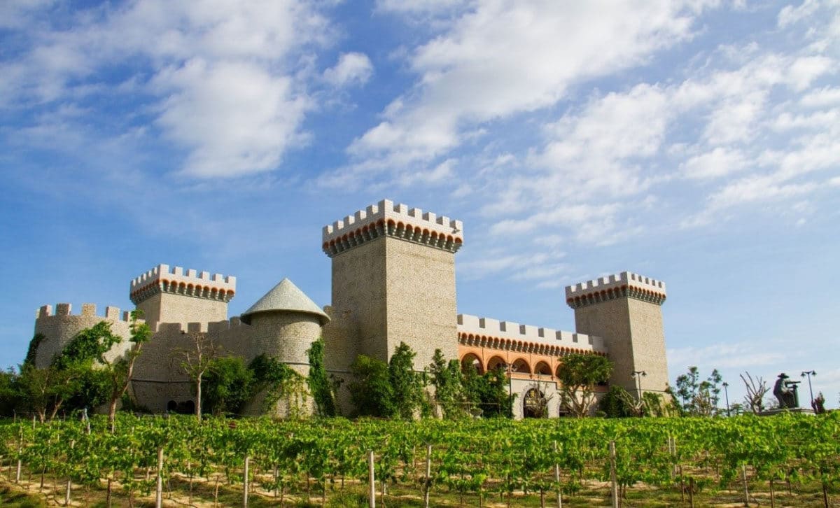 lau dai ruou vang RD Wine Castle - DỰ ÁN OCEAN VIEW GOLF & VILLAS PHAN THIẾT