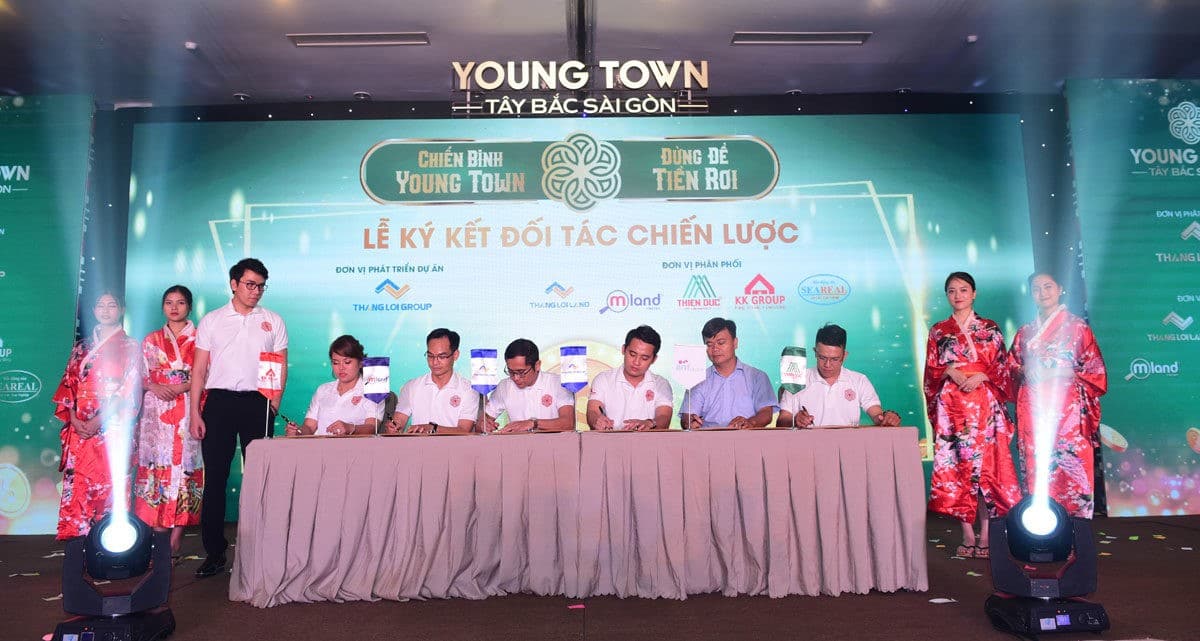 le ky ket hop tac chien luoc du an young town - DỰ ÁN YOUNG TOWN ĐỨC HÒA LONG AN
