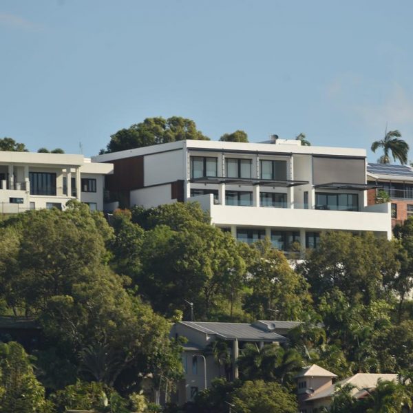 Cặp vợ chồng Townsville bán căn nhà 6 triệu đô la với giá 3,75 triệu đô la ở Brisbane