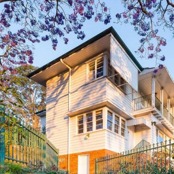 Cặp vợ chồng Townsville được bán với giá 6 triệu đô la tiết lộ kế hoạch cho ngôi nhà quyến rũ ở Brisbane
