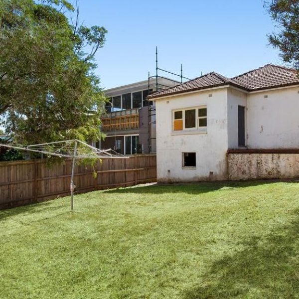 Đấu giá ở Sydney: ‘Vỏ’ trống của một ngôi nhà ở Bắc Bondi được bán với giá 5,2 triệu USD