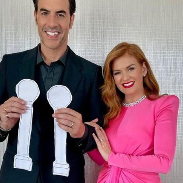 Ngôi nhà Vaucluse với sân bóng quần do Sacha Baron Cohen và Isla Fischer kiểm tra được bán với giá 11 triệu đô la +