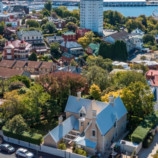 Tuyệt đẹp trong suốt, Vernon là một trong những người giỏi nhất của Tassie