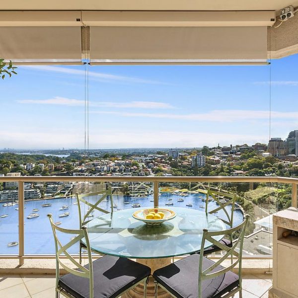 Bán căn hộ áp mái Milsons Point trên tầng 25