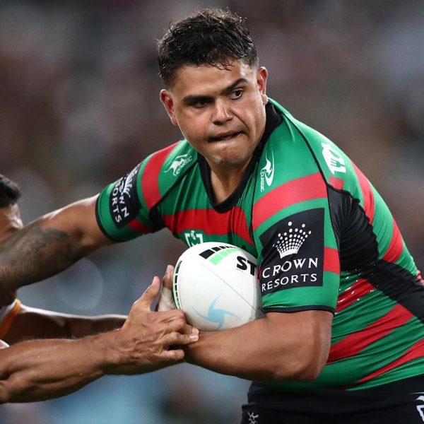 Nam Sydney Rabbitohs hậu vệ cánh Latrell Mitchell mua cho bố mẹ trang trại Taree trị giá 1,815 triệu USD