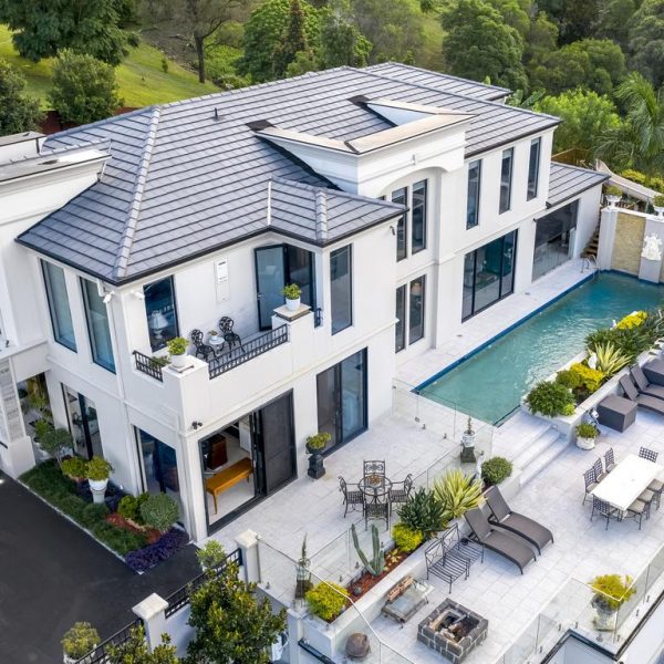 Nhà phát triển thành công Kevin Carlin đưa dinh thự Tallai của mình ra thị trường